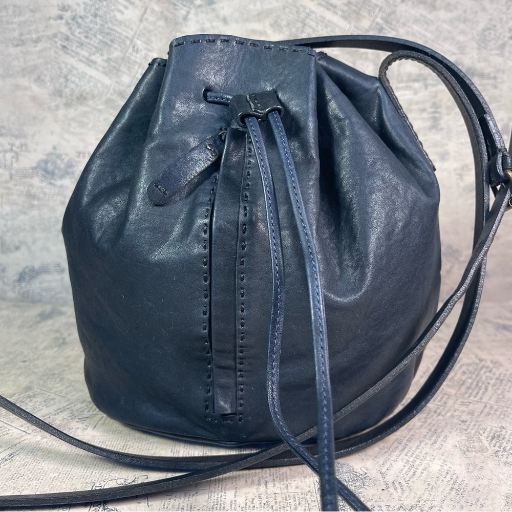 Johnny Farah Rimini Navy Blue Leather Bucket Bag Handmade Crossbody